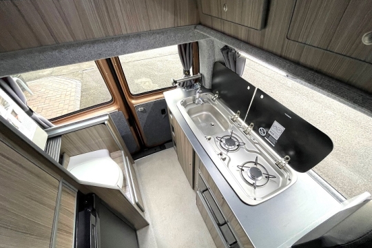 vw-leisuredrive-vivanti-interior-kitchen.jpg