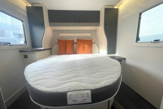 chausson-788-interior-bed.jpg