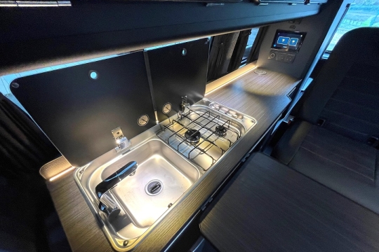 vw-camperking-st-tropez-interior-kitchen-top.jpg