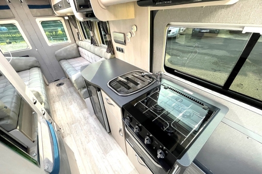 auto-sleepers-warwick-xl-interior-kitchen-top.jpg