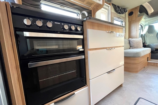 bailey-autograph-81-6-interior-lower-kitchen.jpg