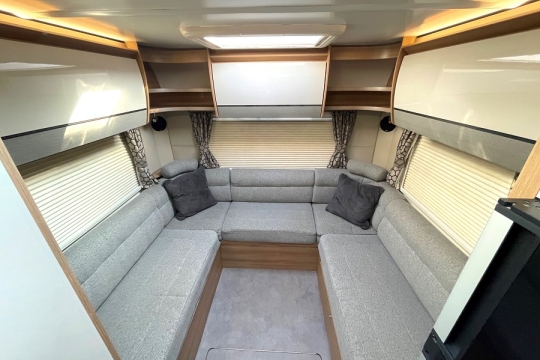 bailey-autograph-81-6-interior-rear-lounge.jpg