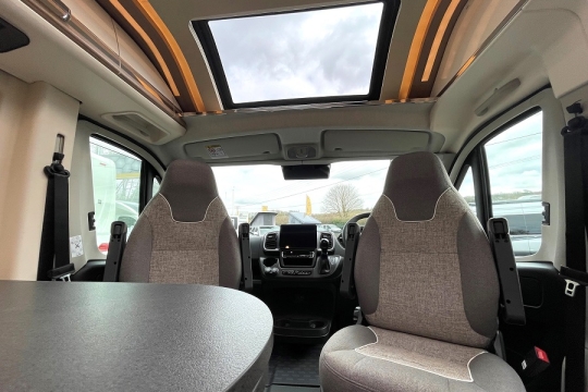 malibu-van-640-le-rb-two-room-interior-cab.jpg